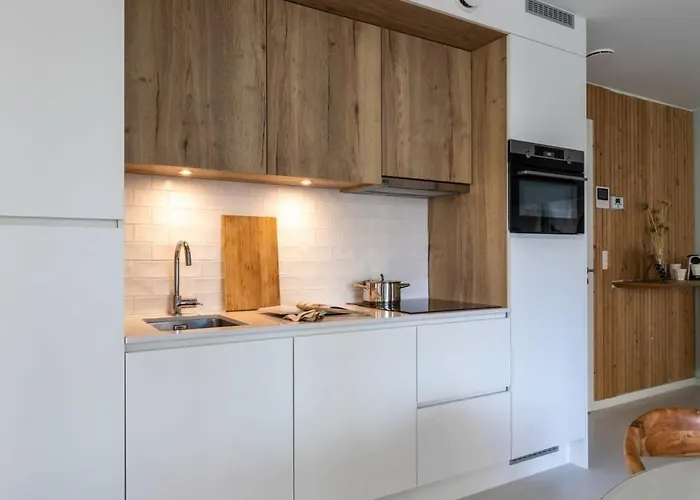 Huswell - Queen At Sea: Modern 2 Bedroom Apartement